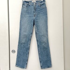 Abercrombie and Fitch The 90s Straight Ultra High Rise Size 26 2 Regular Jeans